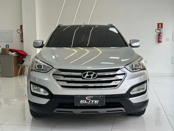 HYUNDAI SANTA FÉ 3.3 MPFI 4X4 7 LUGARES V6 270CV GASOLINA 4P AUTOMÁTICO HYUNDAI SANTA FÉ 3.3 MPFI 4X4 7 LUGARES V6 270CV GASOLINA 4P AUTOMÁTICO