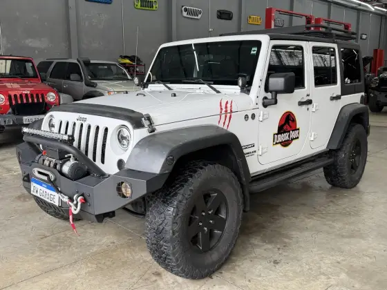 JEEP WRANGLER 3.6 UNLIMITED SPORT 4X4 V6 GASOLINA 4P AUTOMÁTICO