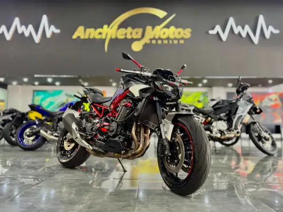 KAWASAKI Z900 
