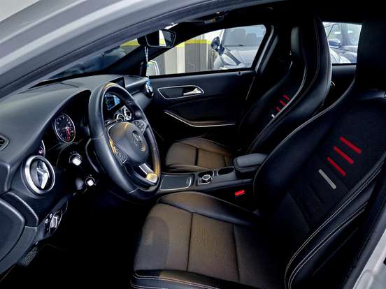 MERCEDES-BENZ-A 200-2016