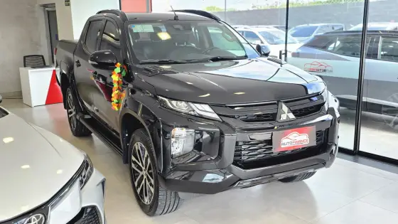 MITSUBISHI L200 TRITON 2.4 16V TURBO DIESEL SPORT HPE-S URBAN CD 4P 4X4 AUTOMÁTICO