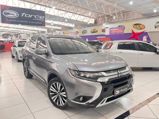 MITSUBISHI OUTLANDER 3.0 MIVEC V6 GASOLINA HPE-S AWD AUTOMÁTICO