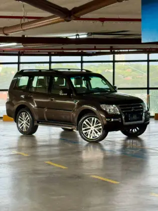 MITSUBISHI PAJERO FULL 3.2 HPE 4X4 16V TURBO INTERCOOLER DIESEL 4P AUTOMÁTICO MITSUBISHI PAJERO FULL 3.2 HPE 4X4 16V TURBO INTERCOOLER DIESEL 4P AUTOMÁTICO
