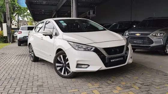 NISSAN VERSA 1.6 16V FLEX EXCLUSIVE XTRONIC NISSAN VERSA 1.6 16V FLEX EXCLUSIVE XTRONIC