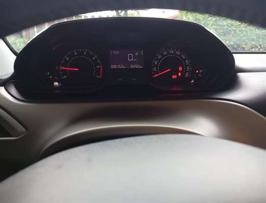 PEUGEOT-2008-2017