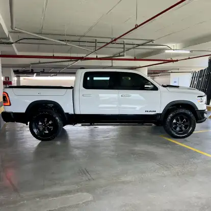 RAM-1500-5.7 V8 GASOLINA REBEL CD 4X4 AUTOMÁTICO RAM-1500-2022