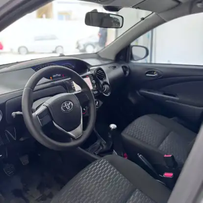 TOYOTA-ETIOS-2014