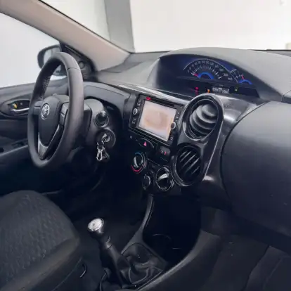 TOYOTA-ETIOS-2014