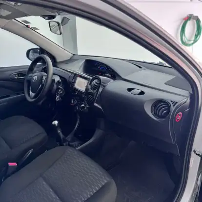 TOYOTA-ETIOS-2014
