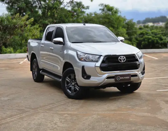 TOYOTA HILUX 2.8 D-4D TURBO DIESEL CD SR 4X4 AUTOMÁTICO