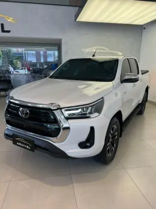 TOYOTA HILUX 2.8 D-4D TURBO DIESEL CD SRX 4X4 AUTOMÁTICO
