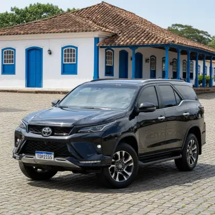 TOYOTA HILUX SW4 2.8 D-4D TURBO DIESEL SRX PLATINUM 7L 4X4 AUTOMÁTICO