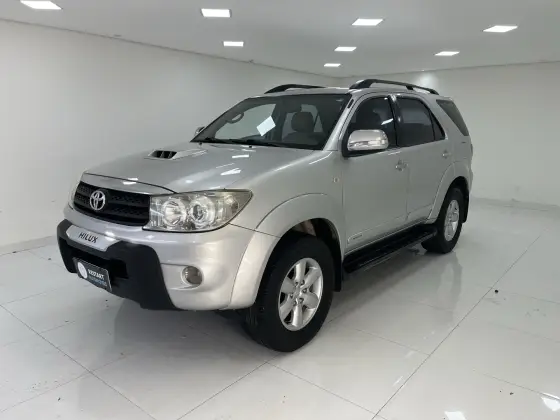 TOYOTA HILUX SW4 3.0 SRV 4X4 16V TURBO INTERCOOLER DIESEL 4P AUTOMÁTICO