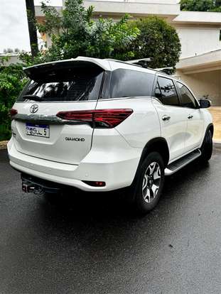 TOYOTA-HILUX SW4-2.8 SRX DIAMOND 4X4 7 LUGARES 16V TURBO INTERCOOLER DIESEL 4P AUTOMÁTICO TOYOTA-HILUX SW4-2018