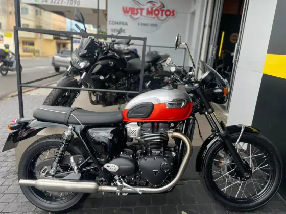 TRIUMPH BONNEVILLE T100 900 