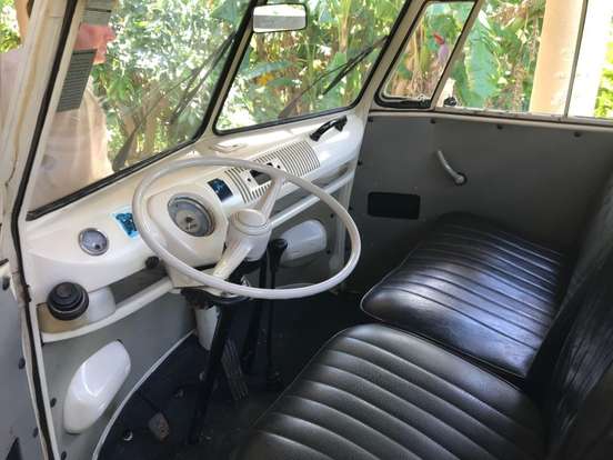 VOLKSWAGEN-KOMBI-1974