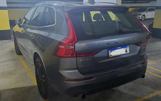 VOLVO-XC60-2018