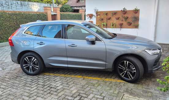 VOLVO-XC60-2018