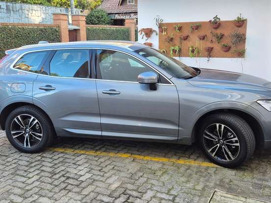 VOLVO-XC60-2.0 T5 GASOLINA MOMENTUM AWD GEARTRONIC VOLVO-XC60-2018