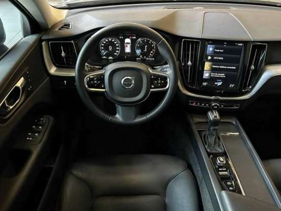 VOLVO-XC60-2.0 T5 GASOLINA MOMENTUM AWD GEARTRONIC VOLVO-XC60-2018