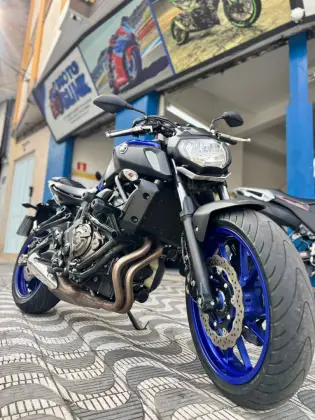 YAMAHA MT-07 ABS YAMAHA MT-07 ABS