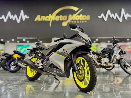 YAMAHA YZF R15 
