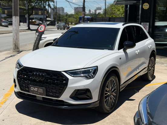 AUDI-Q3-2021