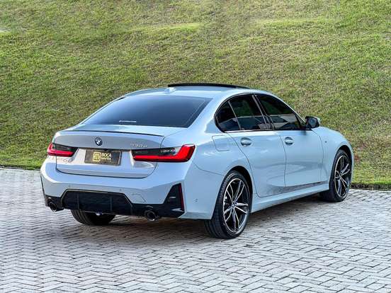BMW-330e-2026