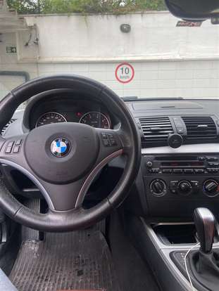 BMW-118i-2011