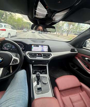 BMW-320i-2021