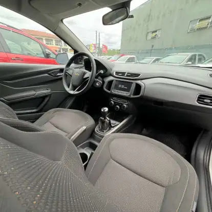 CHEVROLET-ONIX-2013