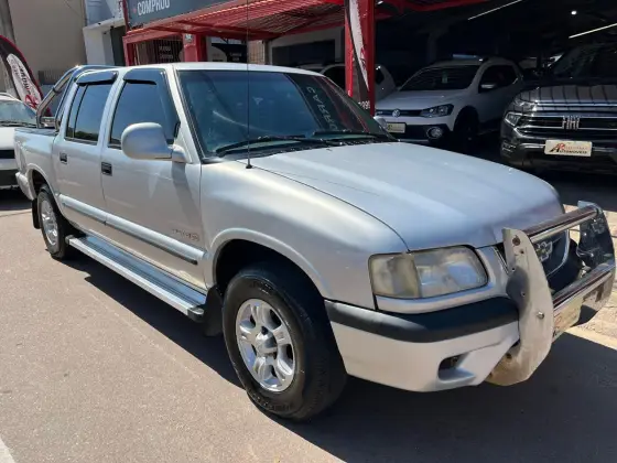 CHEVROLET S10 2.5 DLX 4X2 CD 8V TURBO DIESEL 4P MANUAL