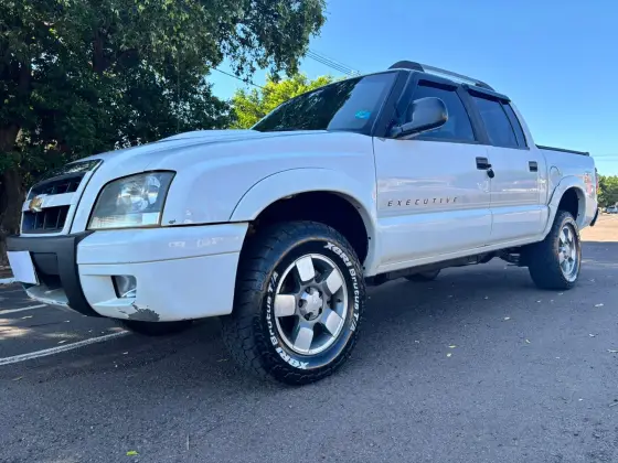 CHEVROLET S10 2.8 EXECUTIVE 4X4 CD 12V TURBO ELECTRONIC INTERCOOLER DIESEL 4P MANUAL