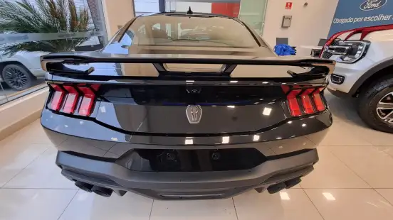 FORD-MUSTANG-2025