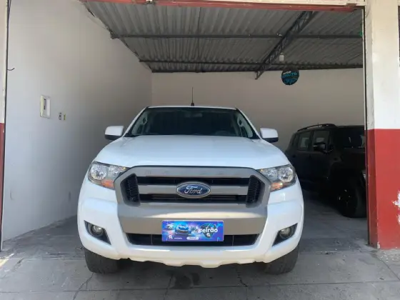 FORD RANGER 2.2 XLS 4X4 CD 16V DIESEL 4P AUTOMÁTICO