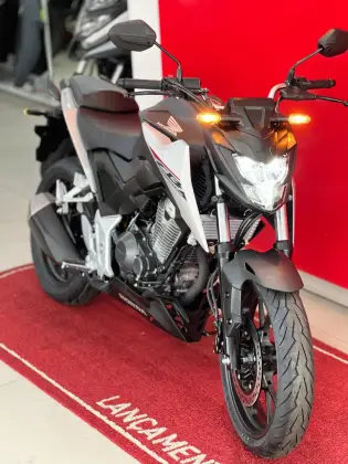 HONDA CB 300F TWISTER CBS HONDA CB 300F TWISTER CBS