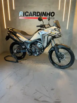 HONDA XRE 300 SAHARA ADVENTURE HONDA XRE 300 SAHARA ADVENTURE