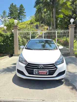 HYUNDAI HB20 1.6 COMFORT PLUS 16V FLEX 4P MANUAL HYUNDAI HB20 1.6 COMFORT PLUS 16V FLEX 4P MANUAL