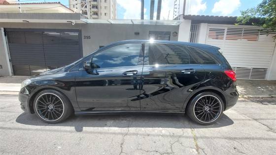 MERCEDES-BENZ B 200 1.6 SPORT TURBO GASOLINA 4P AUTOMÁTICO
