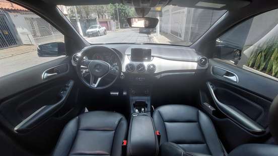 MERCEDES-BENZ-B 200-2012