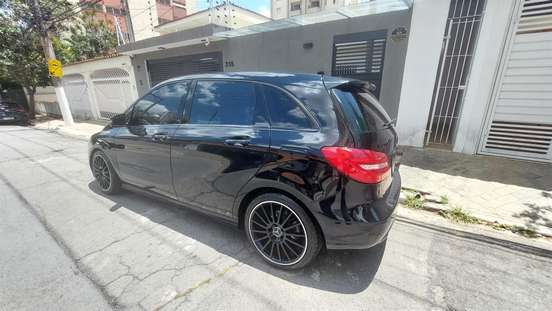 MERCEDES-BENZ-B 200-2012