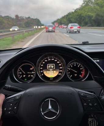 MERCEDES-BENZ-C 180-1.8 CGI CLASSIC 16V TURBO GASOLINA 4P AUTOMÁTICO MERCEDES-BENZ-C 180-2012