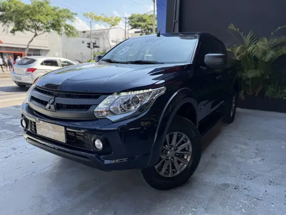 MITSUBISHI L200 TRITON 2.4 16V TURBO DIESEL SPORT HPE CD 4P 4X4 AUTOMÁTICO