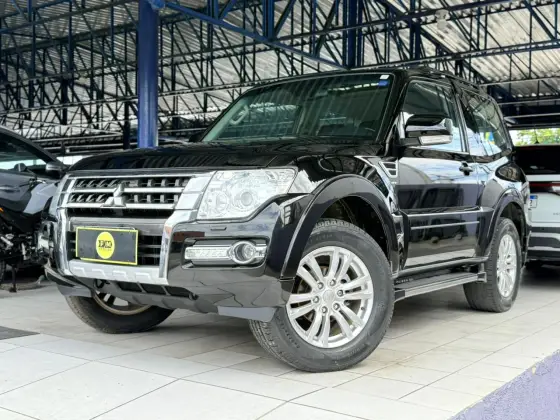 MITSUBISHI PAJERO FULL 3.2 HPE 4X4 16V TURBO INTERCOOLER DIESEL 2P AUTOMÁTICO