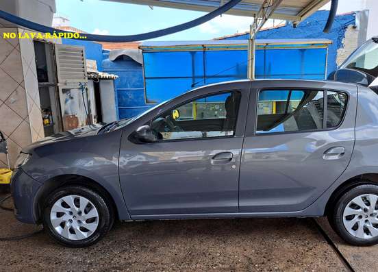 RENAULT-SANDERO-2016