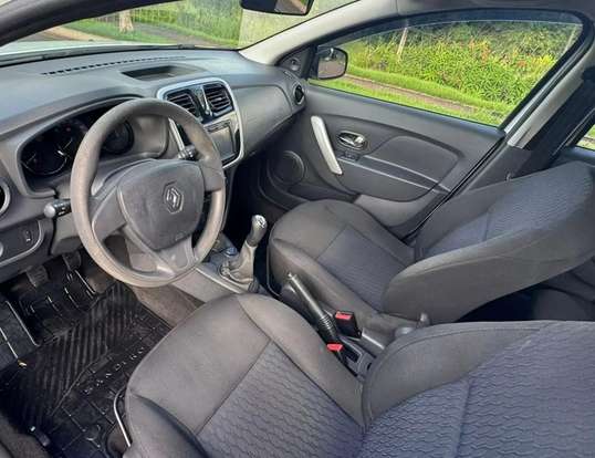 RENAULT-SANDERO-2016