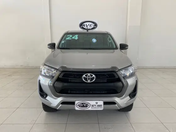TOYOTA HILUX 2.8 D-4D TURBO DIESEL CD POWER PACK 4X4 MANUAL TOYOTA HILUX 2.8 D-4D TURBO DIESEL CD POWER PACK 4X4 MANUAL
