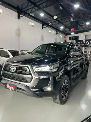 TOYOTA HILUX 2.8 D-4D TURBO DIESEL CD SRV 4X4 AUTOMÁTICO