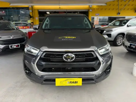 TOYOTA HILUX 2.8 D-4D TURBO DIESEL CD SRX 4X4 AUTOMÁTICO TOYOTA HILUX 2.8 D-4D TURBO DIESEL CD SRX 4X4 AUTOMÁTICO