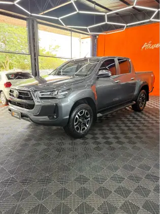 TOYOTA HILUX 2.8 D-4D TURBO DIESEL CD SRX 4X4 AUTOMÁTICO
